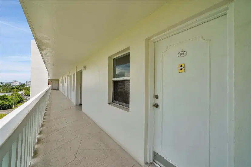 Picture of 2555 NE 11Th St 806, Fort Lauderdale FL 33304