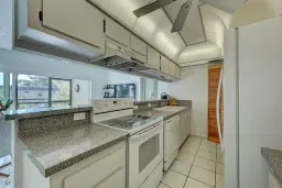 Picture of 5254 NE 6Th Ave H-30, Oakland Park, FL 33334