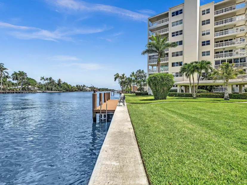 Picture of 1000 Lowry Street 7F, Delray Beach FL 33483