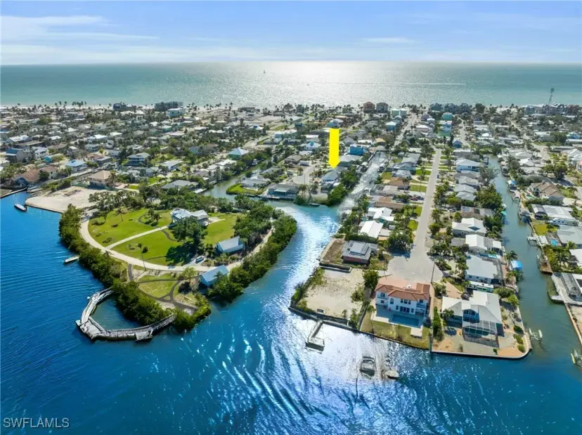Picture of 351 Jefferson Ct, Fort Myers Beach FL 33931
