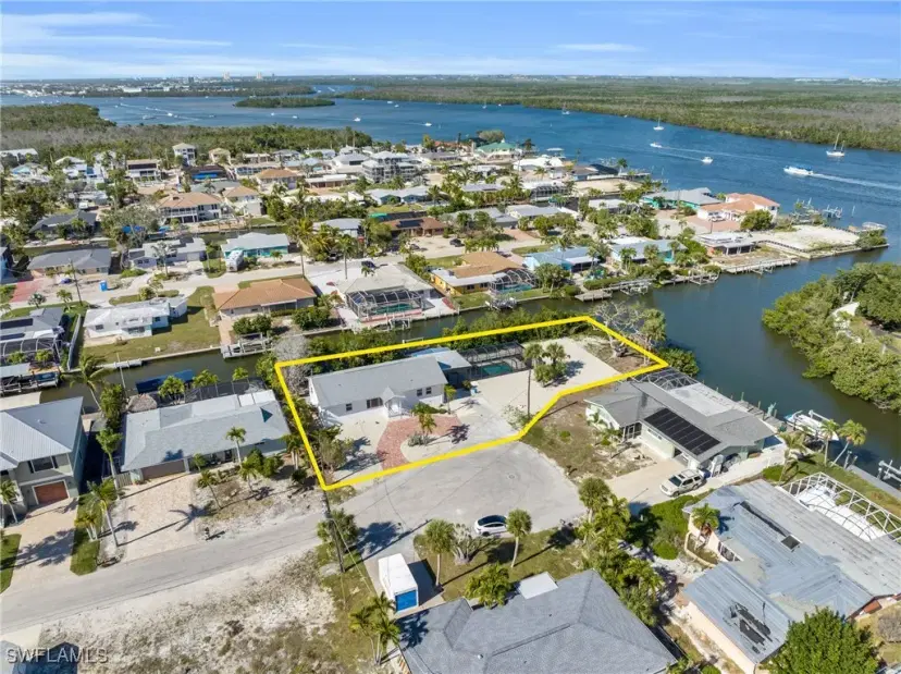 Picture of 351 Jefferson Ct, Fort Myers Beach FL 33931