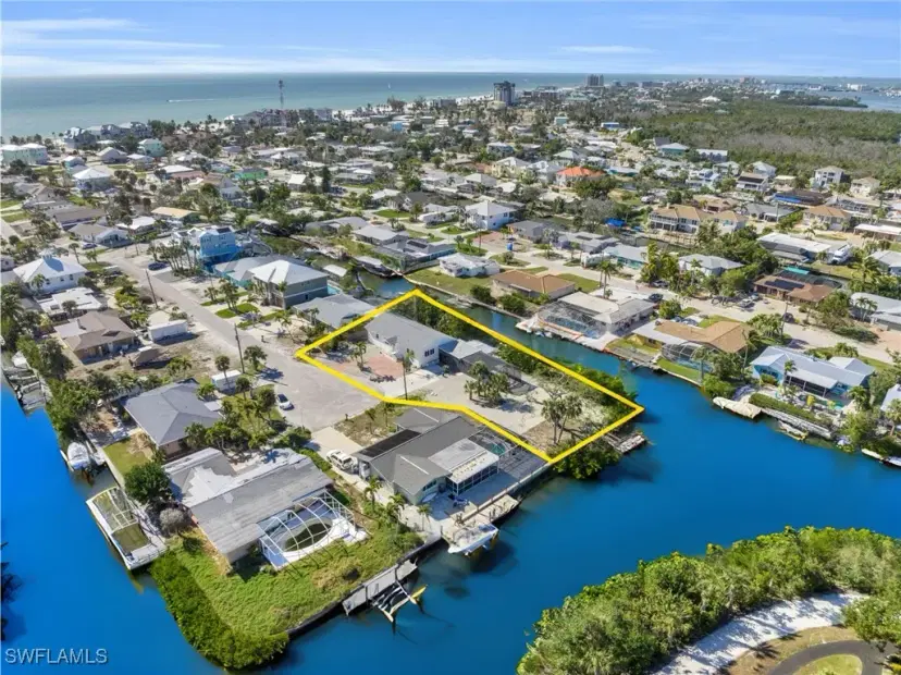 Picture of 351 Jefferson Ct, Fort Myers Beach FL 33931