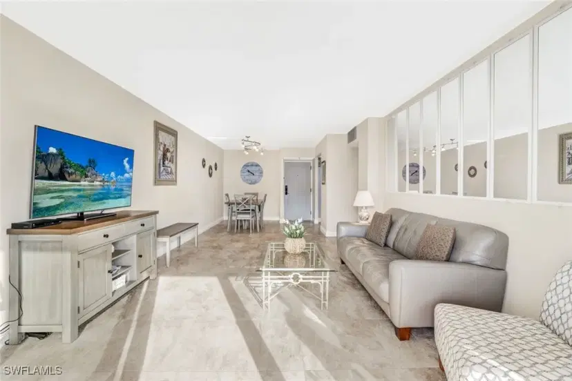 Picture of 260 Seaview Ct 309, Marco Island FL 34145