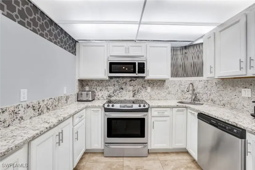 Picture of 260 Seaview Ct 309, Marco Island FL 34145