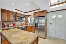 Picture of 2401 NE 36Th Street 204, Lighthouse Point, FL 33064