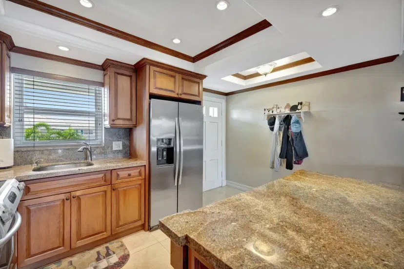 Picture of 2401 NE 36Th Street 204, Lighthouse Point FL 33064