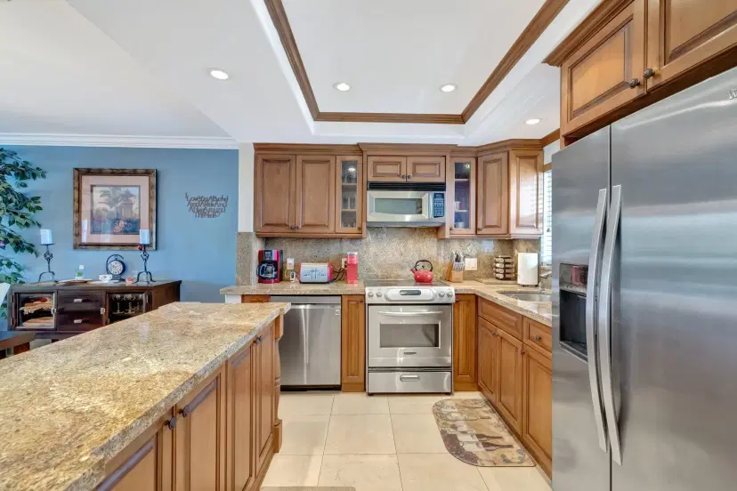 Picture of 2401 NE 36Th Street 204, Lighthouse Point FL 33064
