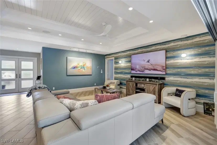 Picture of 5050 Crayton Rd, Naples FL 34103