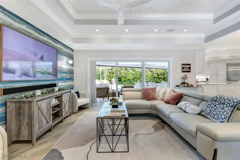 Picture of 5050 Crayton Rd, Naples FL 34103