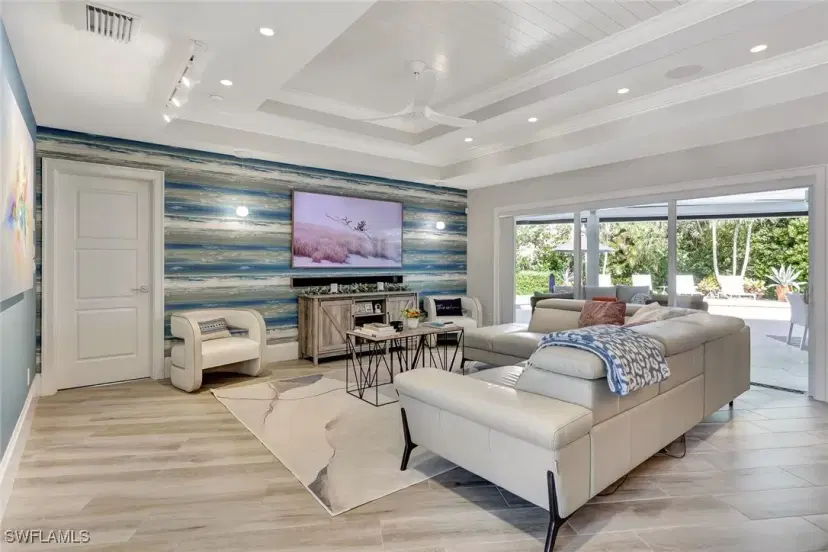 Picture of 5050 Crayton Rd, Naples FL 34103