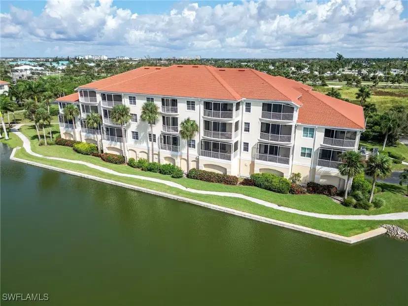 Picture of 20011 Sanibel View Cir # 203, Fort Myers FL 33908