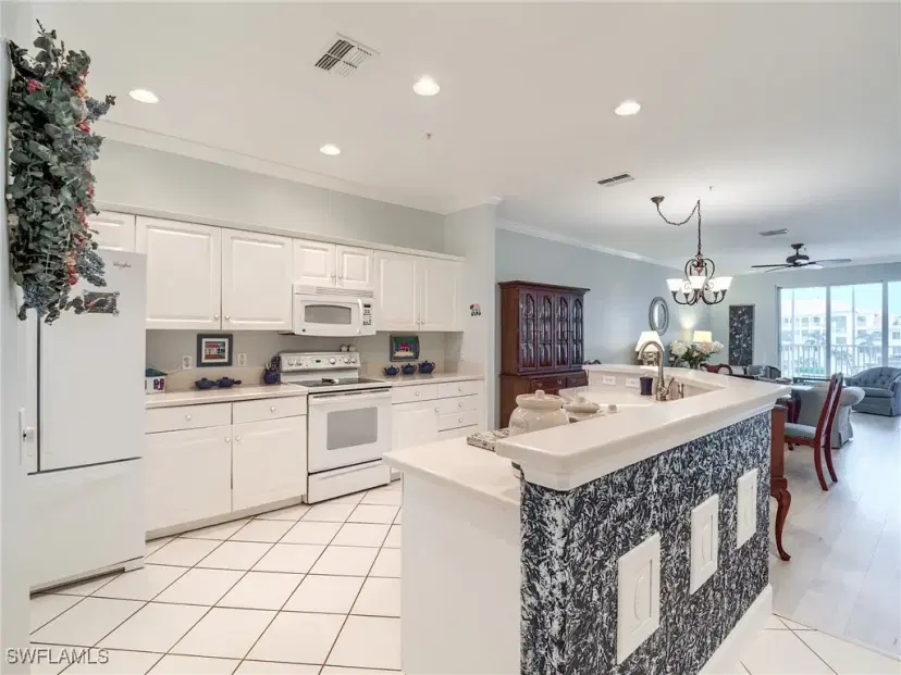 Picture of 20011 Sanibel View Cir # 203, Fort Myers FL 33908