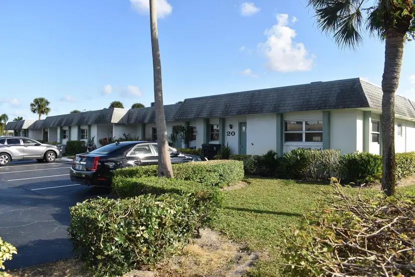 Picture of 2638 Gately Drive E 20, West Palm Beach, FL 33415