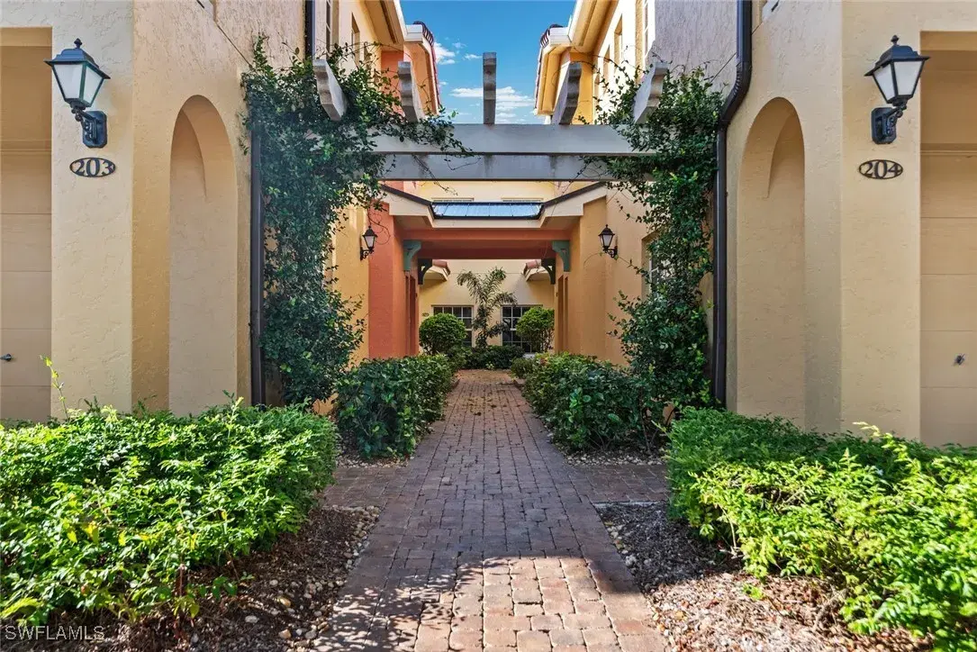 Picture of 8621 Piazza Del Lago Cir 103, Estero, FL 33928