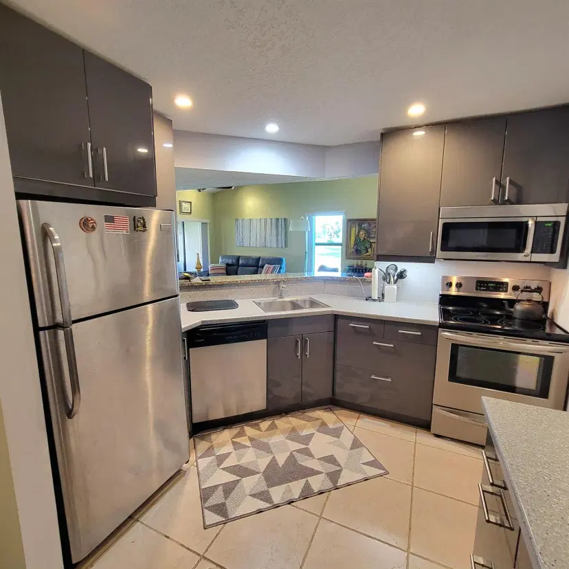 Picture of 13 Via De Casas Sur 104, Boynton Beach FL 33426