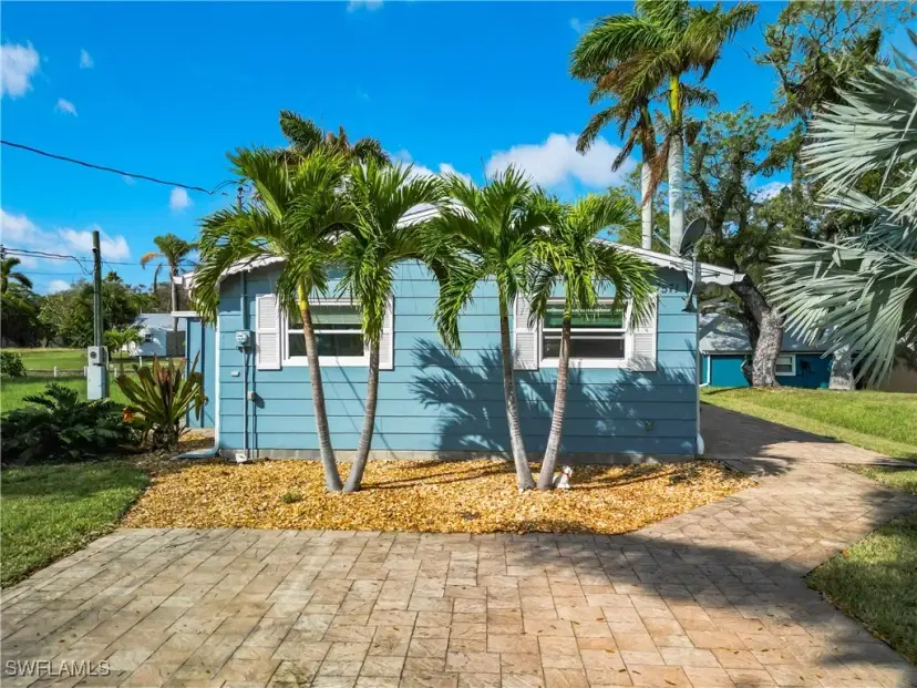 Picture of 27571 Tarpon Way, Bonita Springs FL 34134