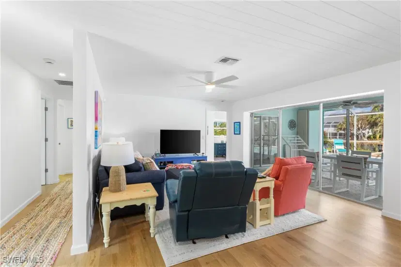 Picture of 566 Boulder Dr, Sanibel FL 33957