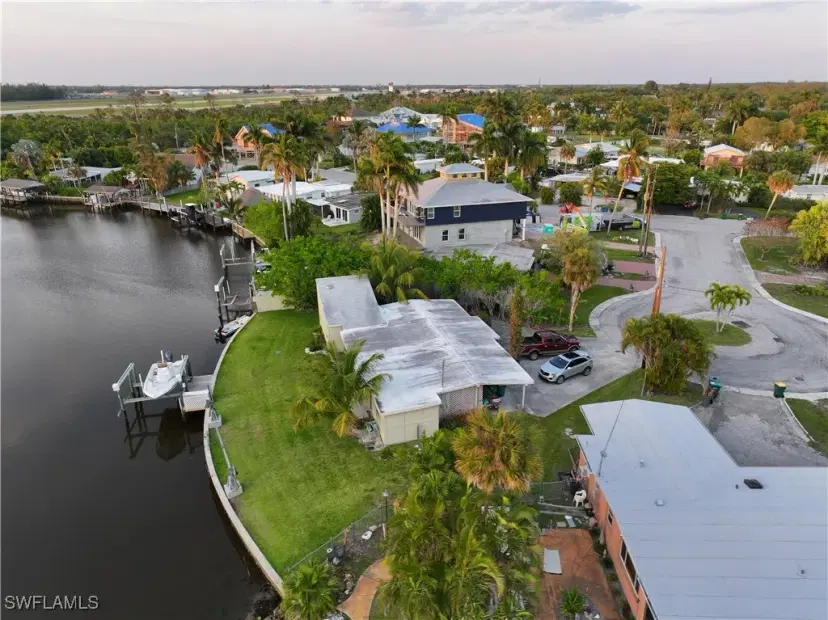 Picture of 1842 Harbor Pl, Naples FL 34104