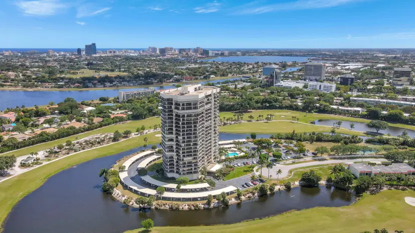 Picture of 1900 Consulate Place 206, West Palm Beach FL 33401