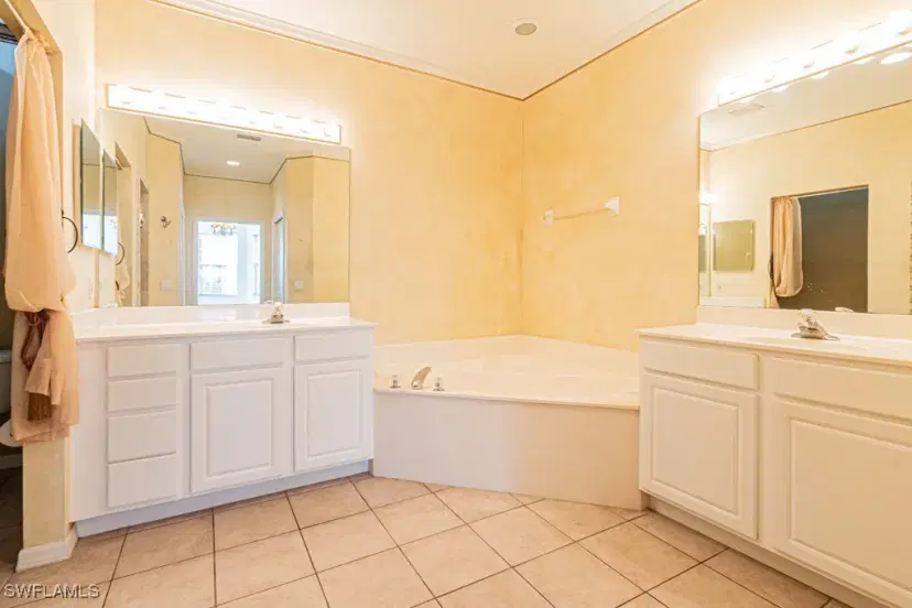 Picture of 3301 Coconut Island Dr 101, Estero FL 34134