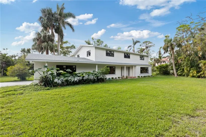 Picture of 8531 Yorkshire Ln, Fort Myers FL 33919