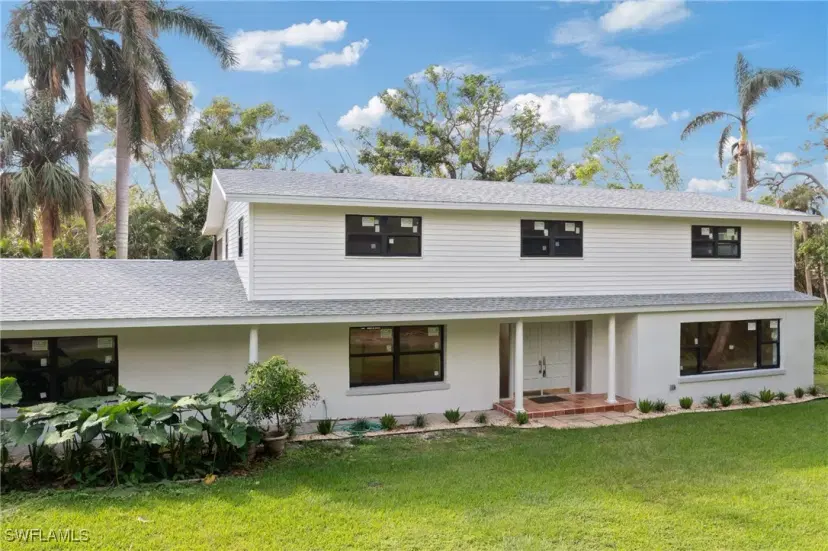 Picture of 8531 Yorkshire Ln, Fort Myers FL 33919