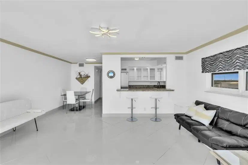 Picture of 400 N Surf Rd Ph1, Hollywood FL 33019