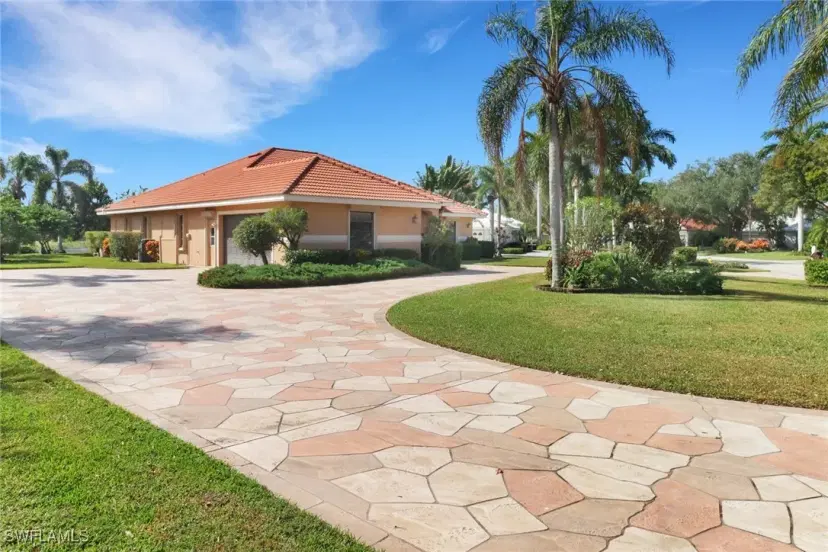 Picture of 4632 Shearwater Ln, Naples FL 34119