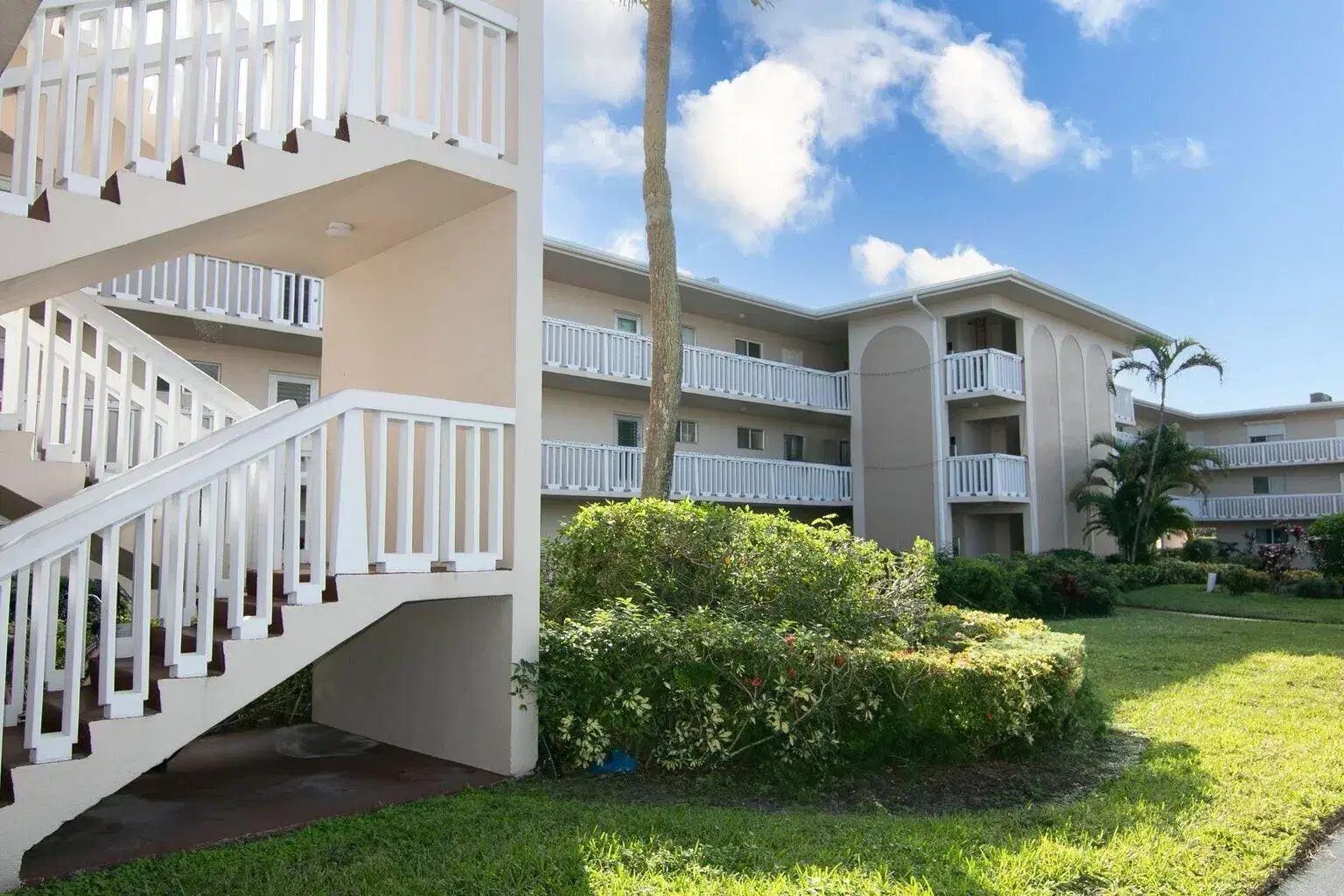 Picture of 2668 N Garden Drive 108, Lake Worth, FL 33461