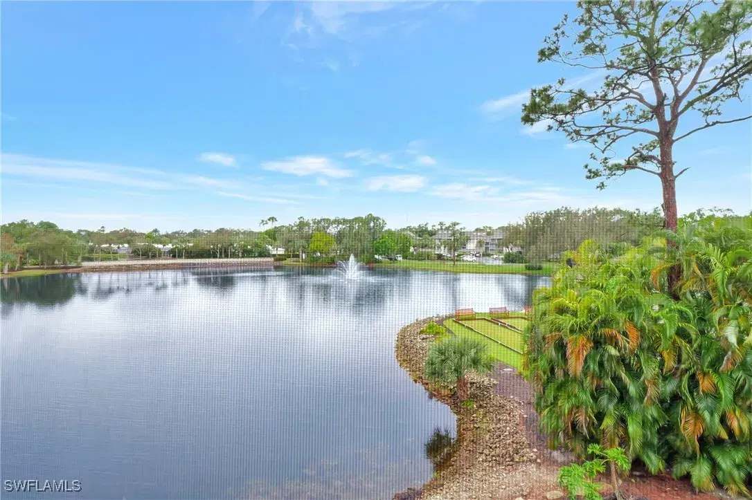 Picture of 720 Waterford Dr 302, Naples, FL 34113