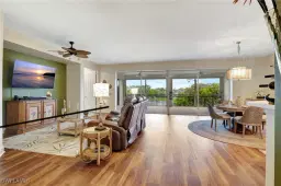 Picture of 720 Waterford Dr 302, Naples, FL 34113