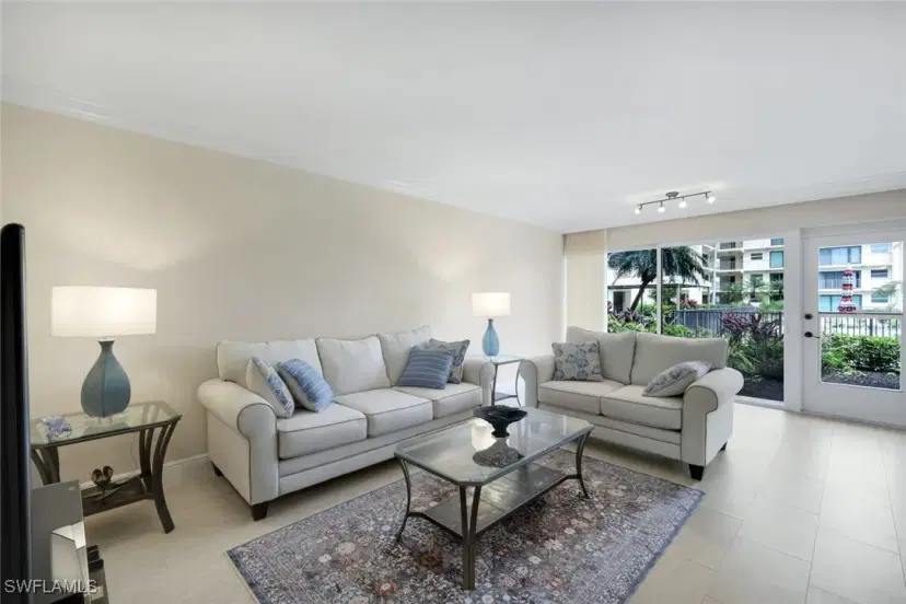 Picture of 3200 Gulf Shore Blvd N 115, Naples FL 34103