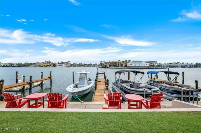 Picture of 3200 Gulf Shore Blvd N 115, Naples FL 34103