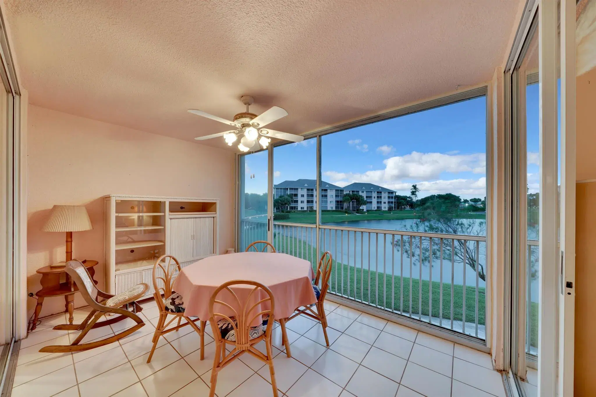Picture of 353 S Us 1 Highway E204, Jupiter, FL 33477