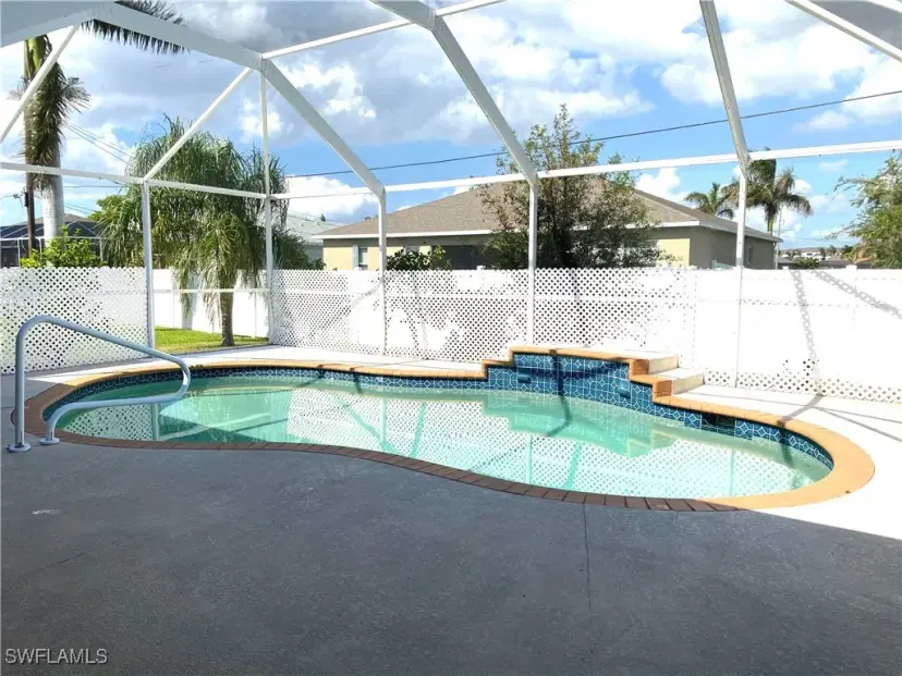 Picture of 1733 SW 40Th Ter, Cape Coral FL 33914
