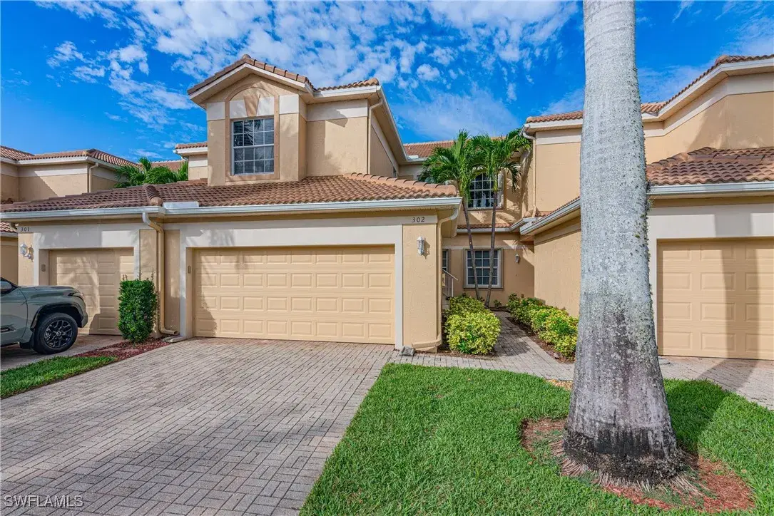Picture of 6050 Jonathans Bay Cir 302, Fort Myers, FL 33908
