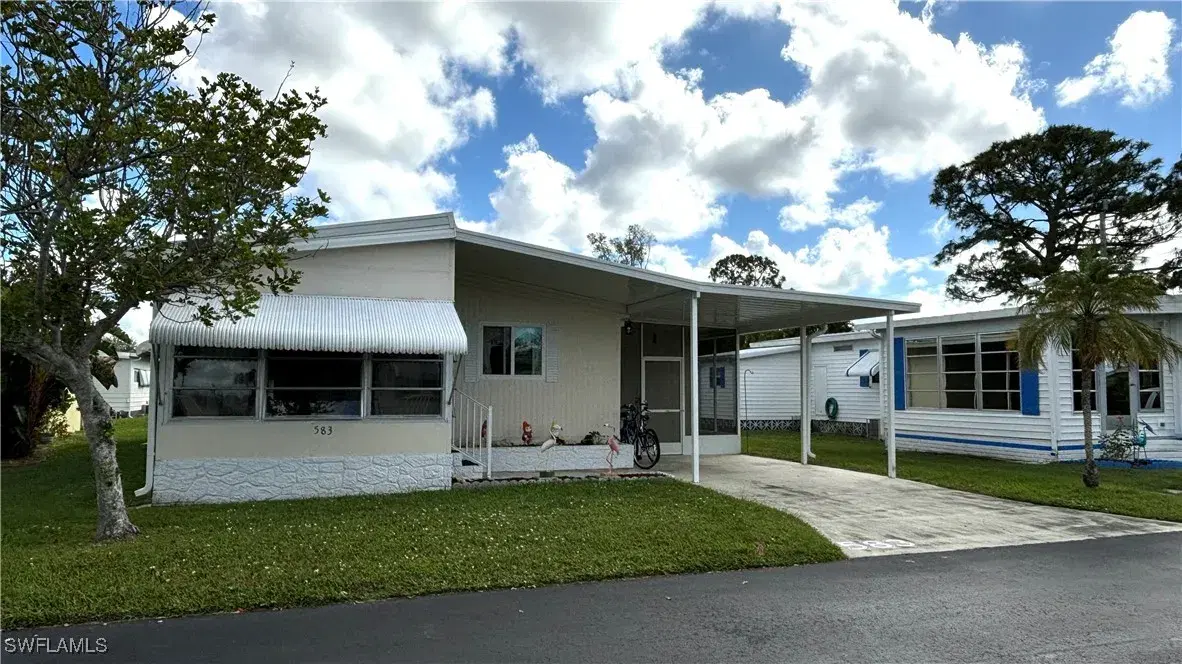 Picture of 583 Daisy Dr, North Fort Myers, FL 33917