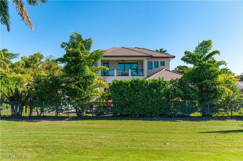 Picture of 875 Wedge Dr, Naples FL 34103