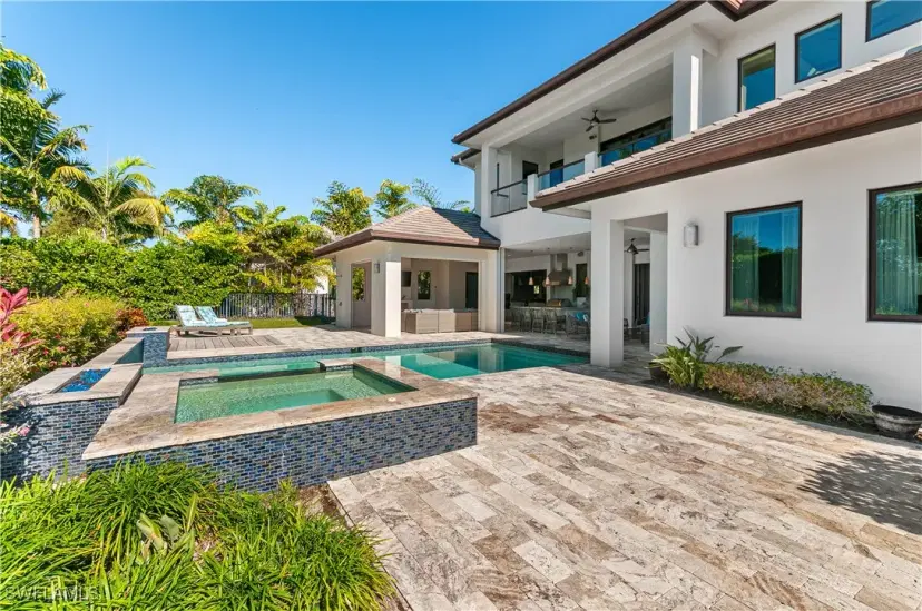 Picture of 875 Wedge Dr, Naples FL 34103