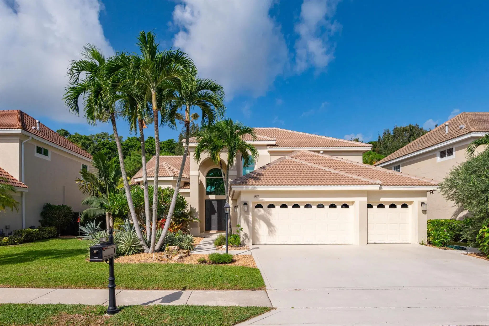 Picture of 157 Oakwood Lane, Palm Beach Gardens, FL 33410