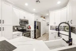 Picture of 8808 E Bay Cir, Fort Myers, FL 33908