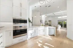 Picture of 3624 Belair Ln 13, Naples, FL 34103
