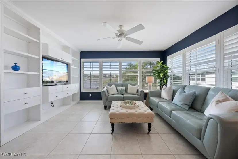 Picture of 725 Neapolitan Way 725, Naples FL 34103