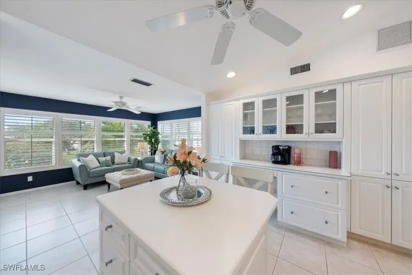 Picture of 725 Neapolitan Way 725, Naples FL 34103