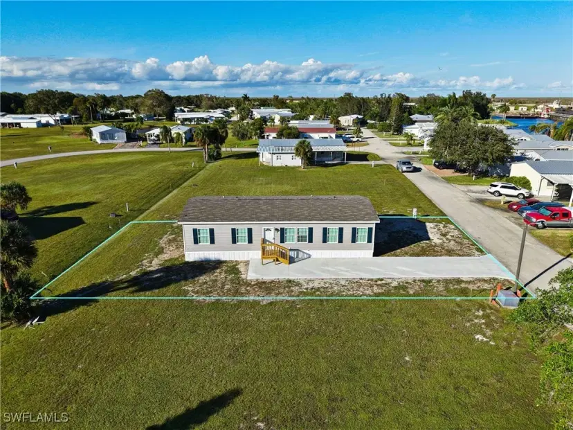 Picture of 864 Yacht Club Way Nw, Moore Haven FL 33471