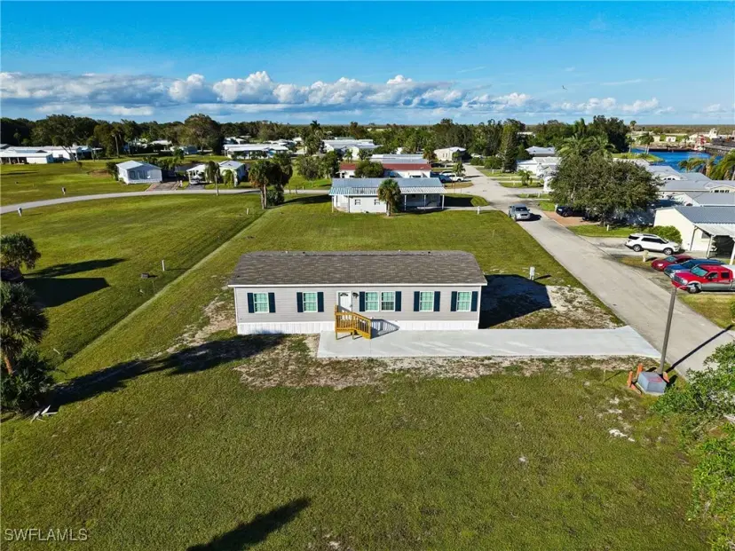 Picture of 864 Yacht Club Way Nw, Moore Haven FL 33471