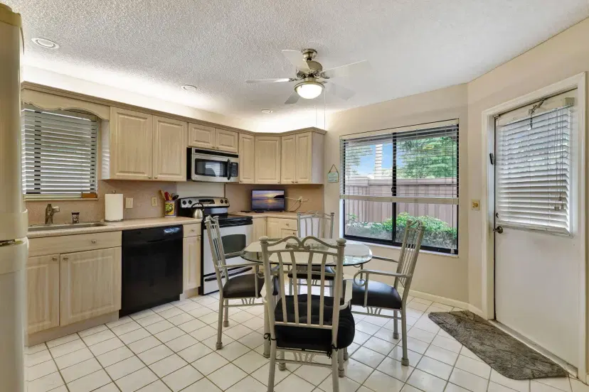 Picture of 10088 Shadywood Place, Boynton Beach FL 33437