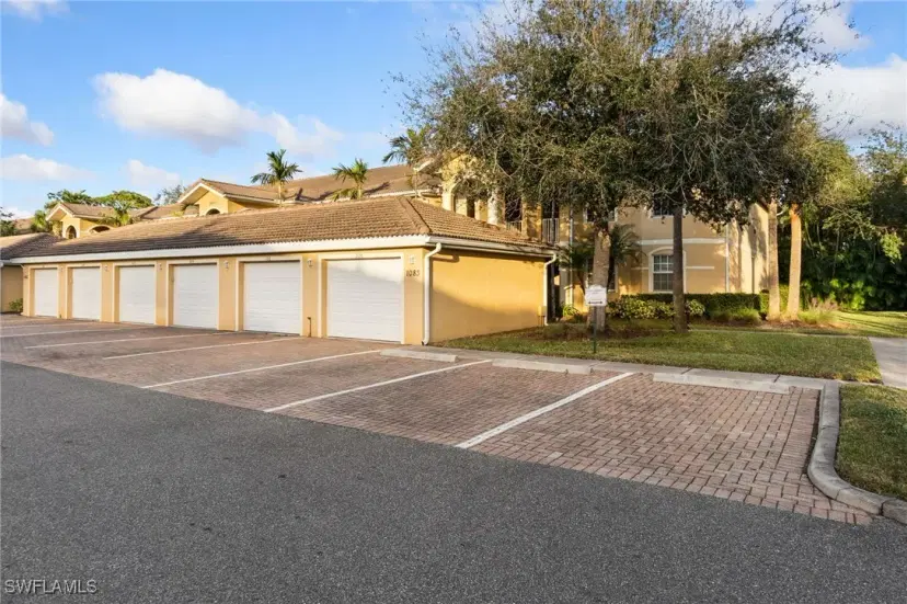 Picture of 1083 Winding Pines Cir 206, Cape Coral FL 33909