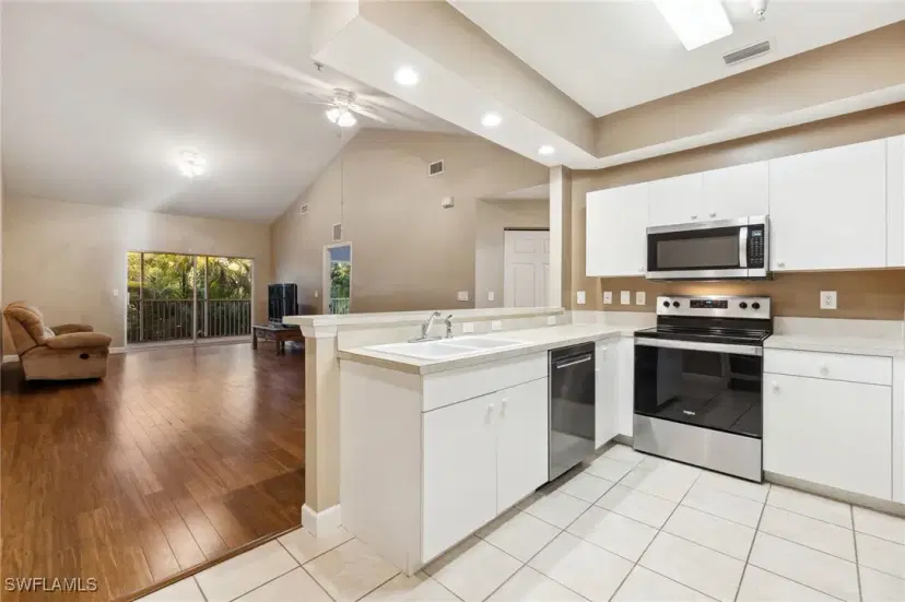 Picture of 1083 Winding Pines Cir 206, Cape Coral FL 33909