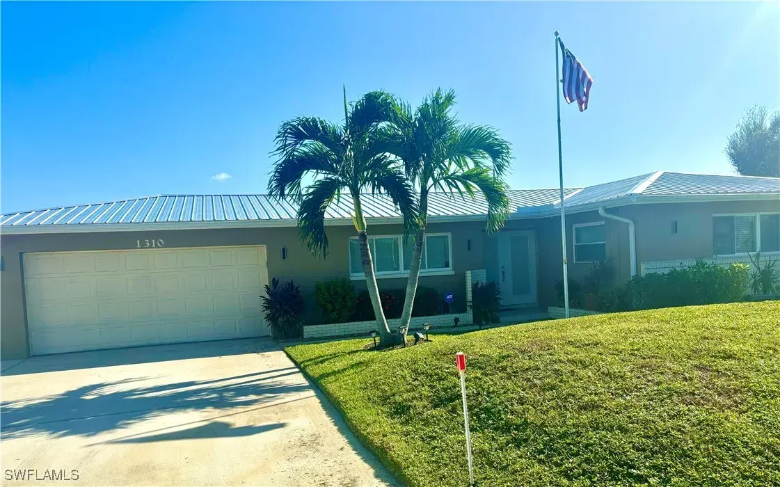 Picture of 1310 Thompson St, North Fort Myers, FL 33903